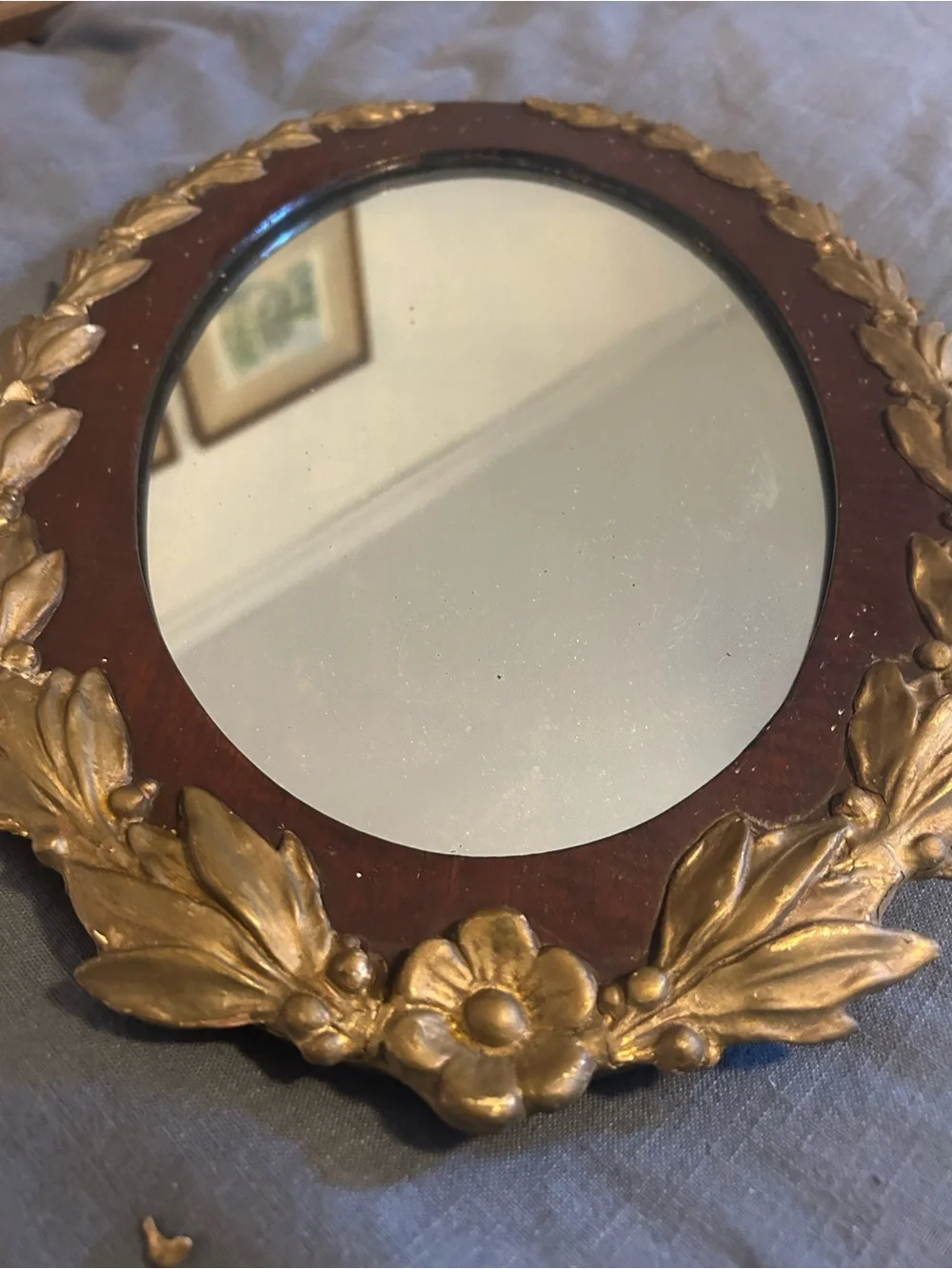 N/A small oval